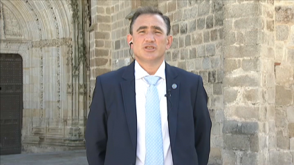 Aurelio Gutiérrez atendiendo a Extremadura Deportes