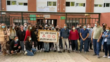 Protesta protagonizada en la puerta del IES San Roque