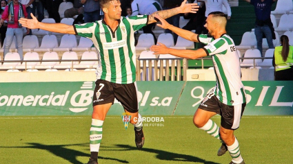Willy Ledesma celebra un gol con el Córdoba.