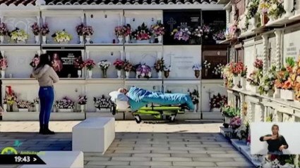 maria del valle en el cementerio de Pueblo Nuevo del Guadiana, A esta hora