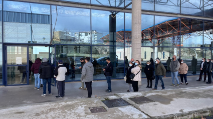 Ciudadanos acudiendo al punto de cribado de Plasencia