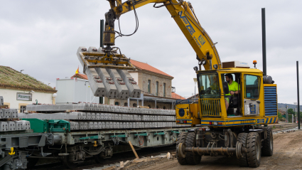 Trabajos de renovación de la vía entre Monfragüe y Plasencia