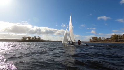 El embalse de Orellana es un lugar perfecto para practicar vela