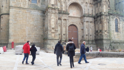 Turistas en la catedral de Plasencia