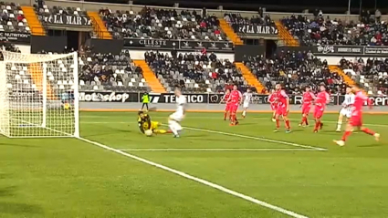 Gorka Santamaría marcando el primer gol local