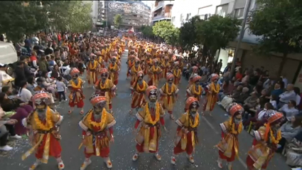 Momento del desfile de comparsas en el Carnaval de 2020.