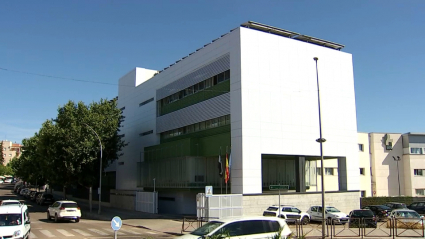 Fachada del edificio del Servicio Extremeño de Salud en Mérida.