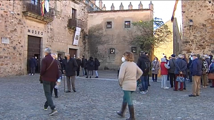 Plaza de las Veletas de Cáceres, repleta de turistas