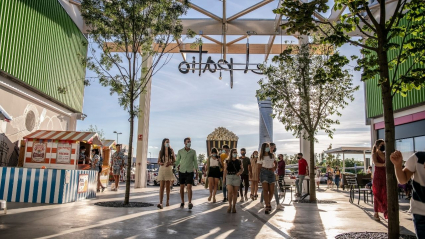 Zona de restauración del centro comercial 'El Faro'