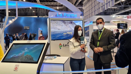 La cantante emeritense Claudia Abella en FITUR