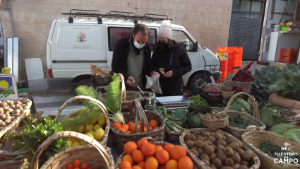Vendemos nuestra frutas y hortalizas ecológicas en Valencia de Alcántara