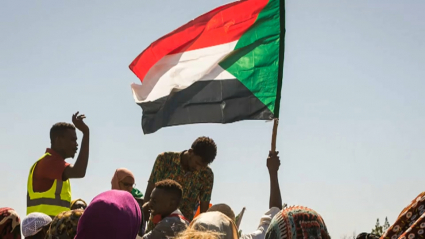 Sudaneses durante un golpe de estado en su país.