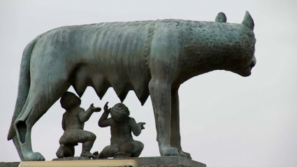 La rotonda de la loba de Mérida, nos recuerda que la capital extremeña está hermanada con Roma