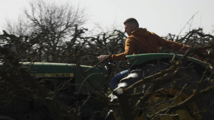 Joven agricultor