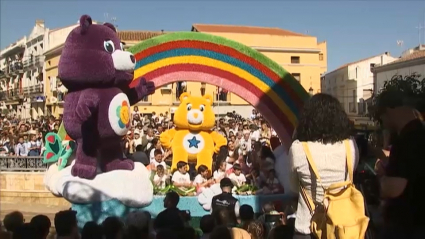 Carroza en el desfile de la Romería de Piedraescrita