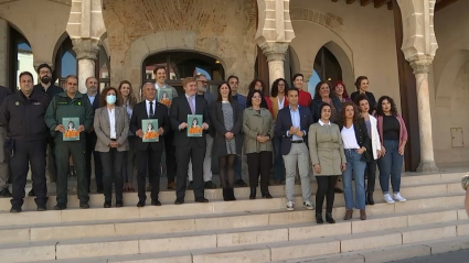 Foto de familia durante la presentación del informe esta mañana 
