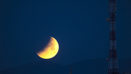 El eclipse lunar ha dejado imágenes espectaculares alrededor de todo el mundo