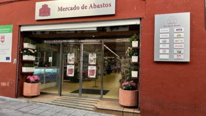 Entrada de la Plaza de Abastos.