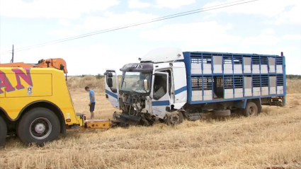 Retirada del camión accidentado