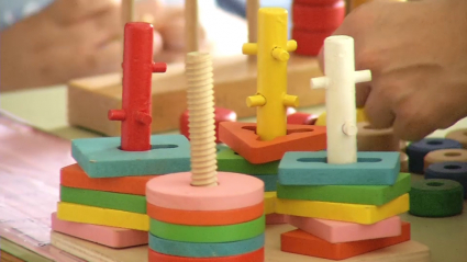 Juguetes infantiles en un colegio