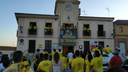 Rena festeja el ascenso a Segunda B