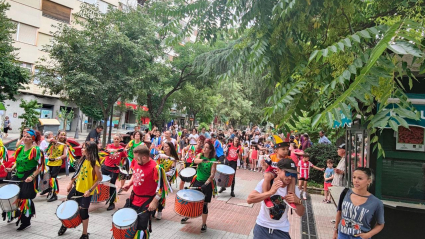 Batukada y pasacalles de celebración de la Gran Fiesta de Cumpleaños de Cáceres