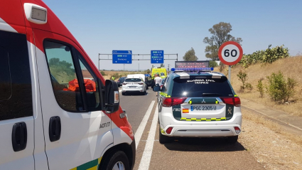 Accidente A-5 Cruz Roja y Guardia Civil