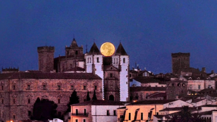 Superluna en Cáceres