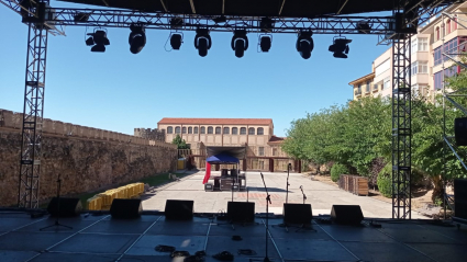 Todo listo para Folk Plasencia 2022.