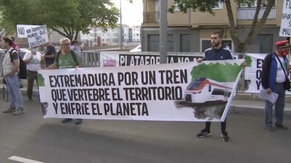 Manifestación por la modernización del tren en Extremadura