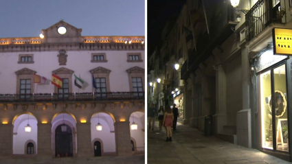 Ayuntamiento de Cáceres y escaparates iluminados