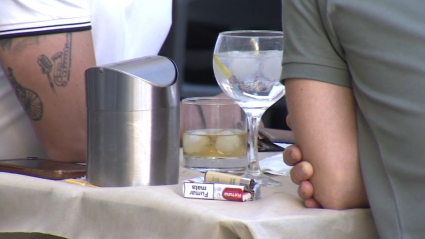 Cigarrillos en una terraza de Badajoz 