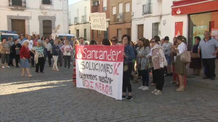 Protesta de los vecinos del Valle de la Serena