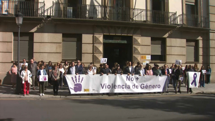 Minuto de silencio por la violencia machista