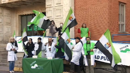 Protesta de médicos convocados por Simex. Archivo Canal Extremadura