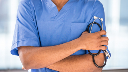 Los médicos piden que se actualicen sus honorarios "porque no se modifican desde hace 30 años". Apunta Guerrero que las compañías se niegan porque "no ganan dinero".