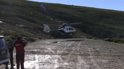 Un helicóptero despega en la Sierra de Béjar para buscar a un montañero desaparecido