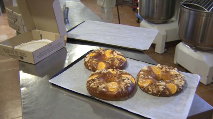 Roscones de reyes recién elaborados