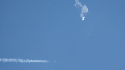 Globo chino destruido