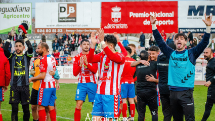 El Don Benito celebra su triunfo ante el Leganés B.