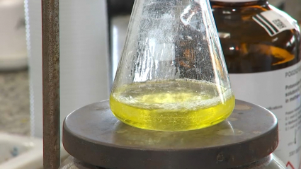 Prueba de acidez en aceite de oliva.
