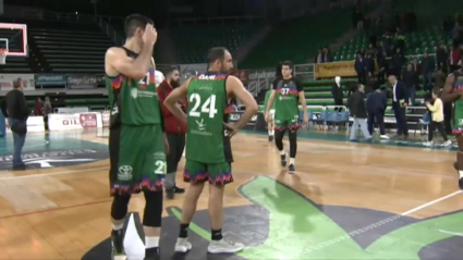Jugadores del Cáceres se lamentan al final del partido