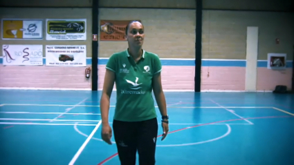 Flavia Lima, entrenadora del Extremadura Arroyo, durante el reportaje
