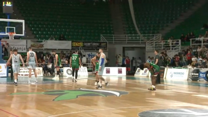 Instantes finales del Cáceres-Lleida en el Multiusos