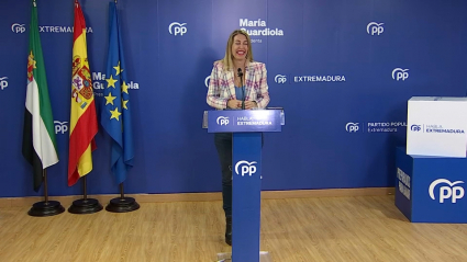María Guardiola en la sede regional del PP esta mañana