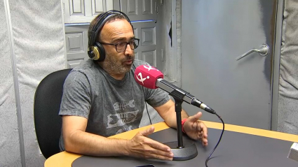 Imagen de Miguel Angel Morales en el estudio de Canal Extremadura Radio