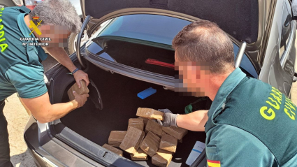 Interceptado un coche con droga en La Albuera