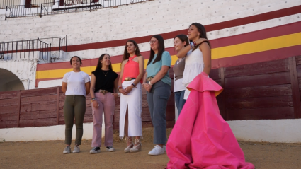 Aficionadas Juventud Mujeres Toros Plazas Fiesta Tierra de Toros Canal Extremadura