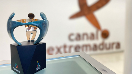 Canal Extremadura recibe el premio Solidarios de la ONCE por el programa Dos de tarde