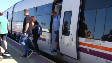 Trenes en el apeadero de la Feria de Zafra